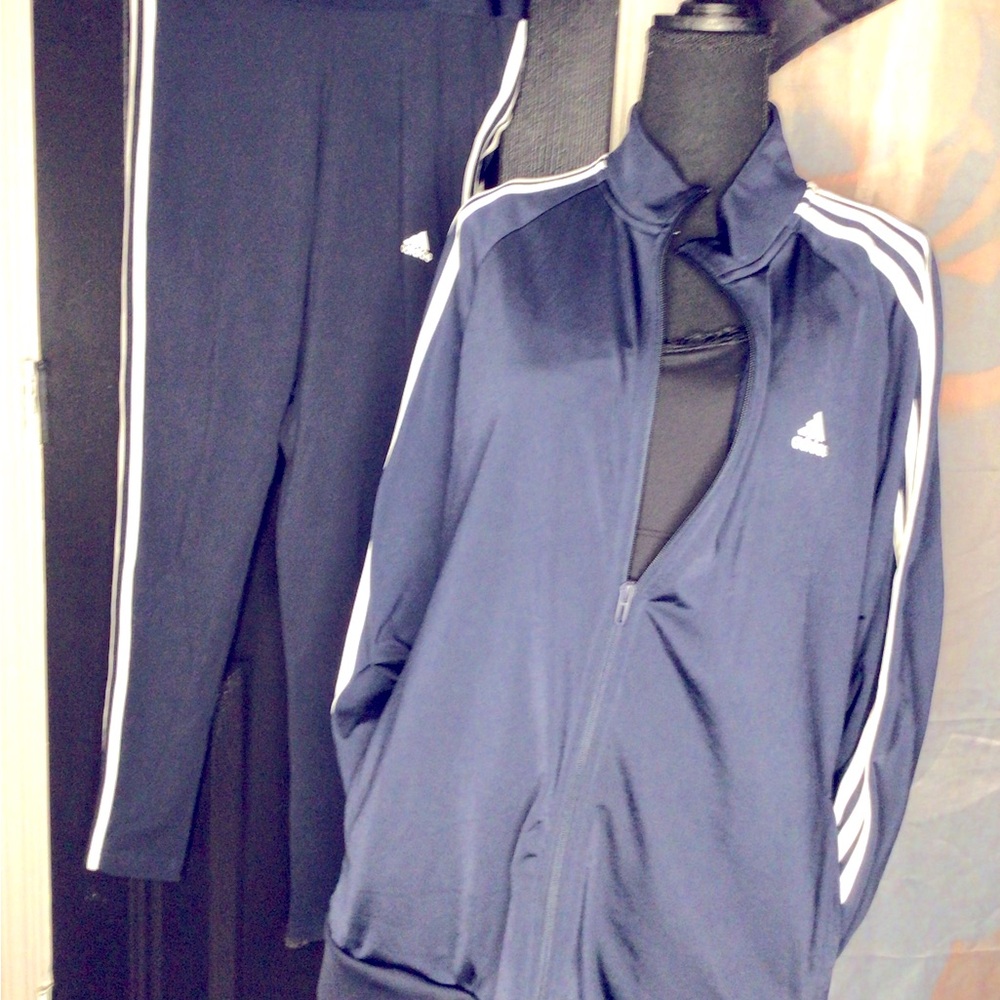 #524.  Adidas women leggings & jacket #524